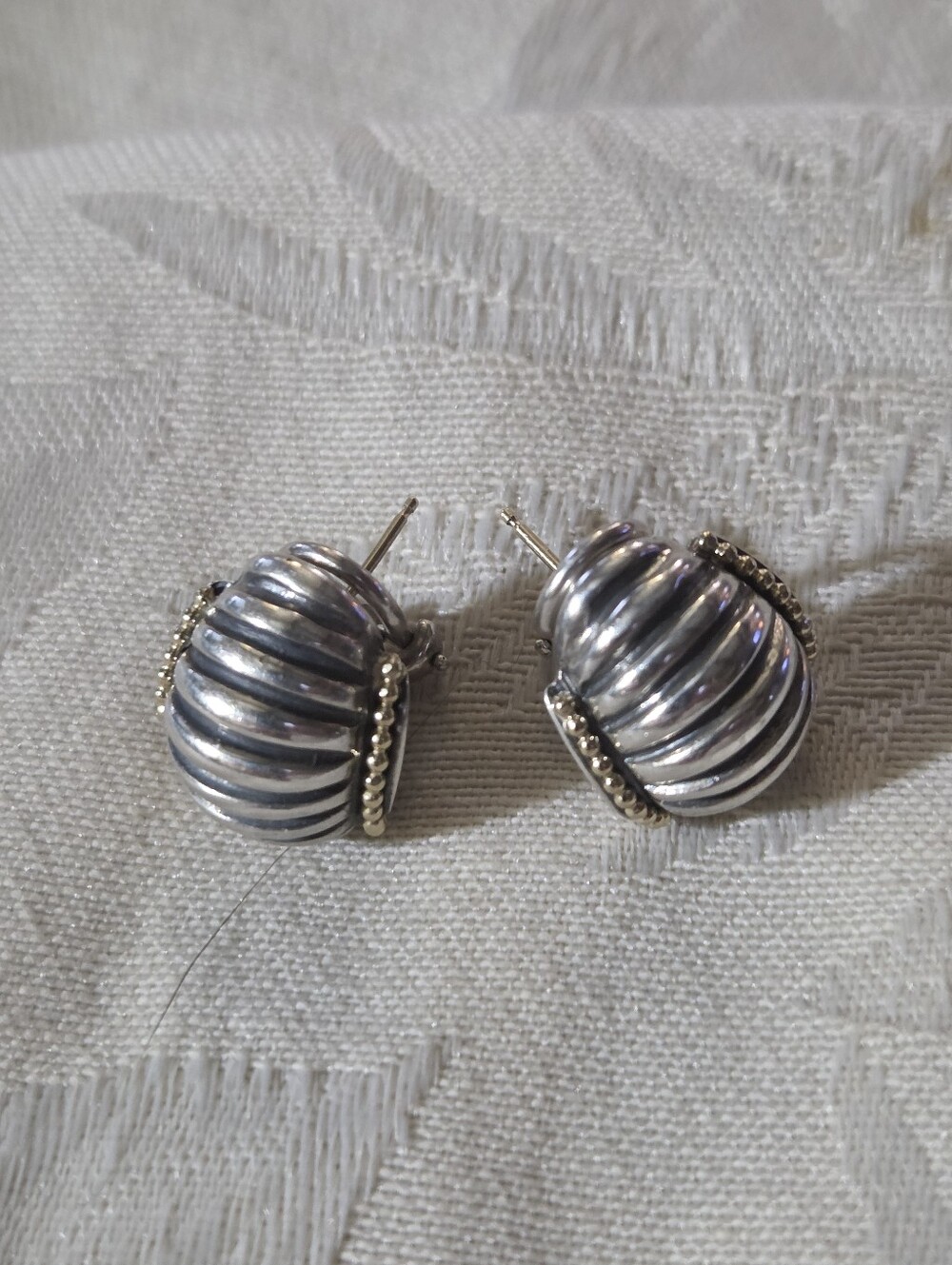 LAGOS Vintage Caviar Fluted Shrimp Earrings with Omega Backs, SS & 18k - Picture 3 of 13